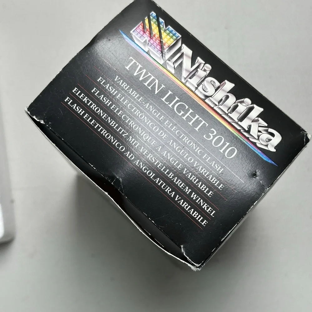 Nishika box flash